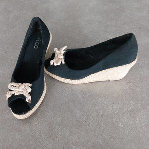 A.Co. Women's Black Canvas Espadrille w/Braided Bow Peep Toe Wedges - Size 7M